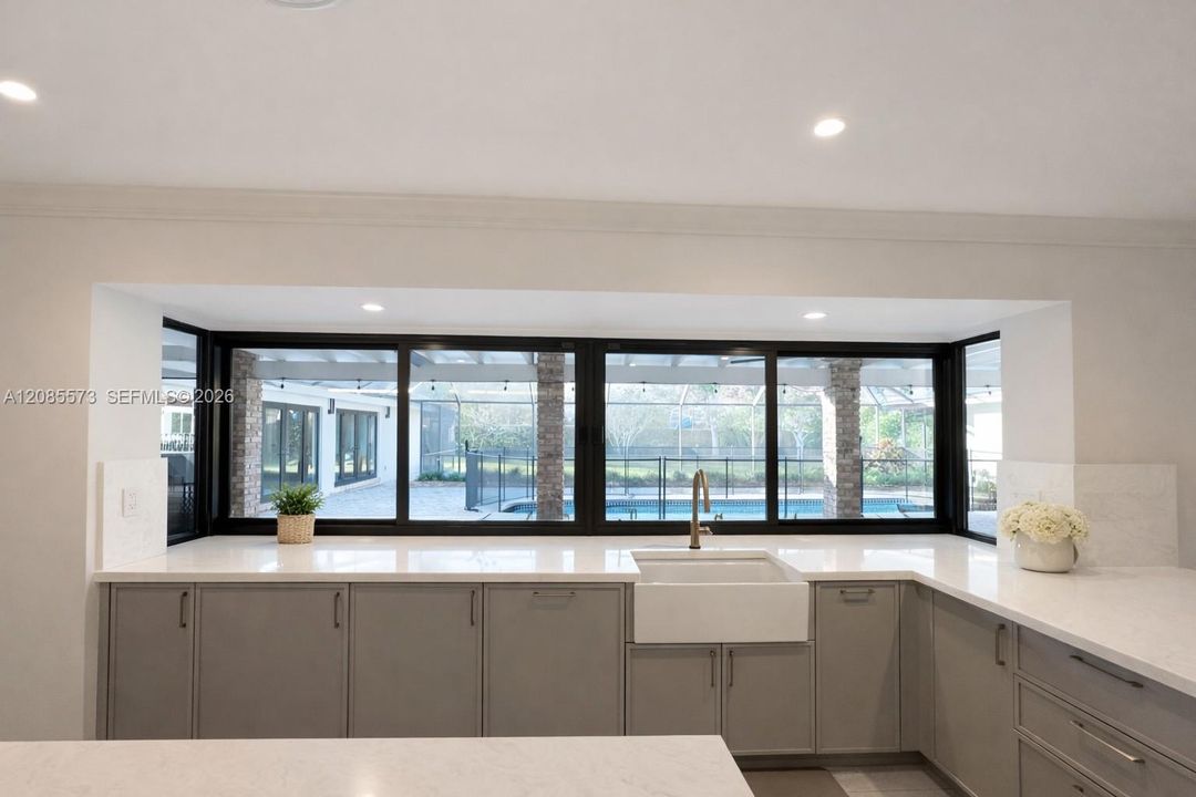 En Venta: $2,475,500 (5 camas, 4 baños, 4080 Pies cuadrados)