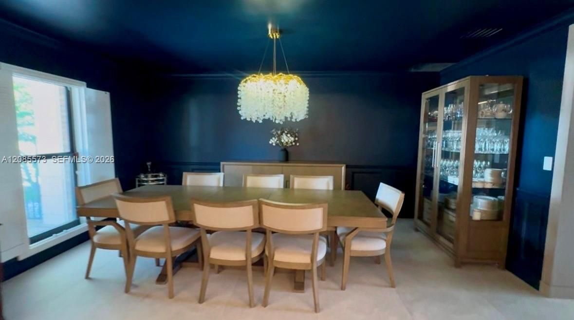 En Venta: $2,475,500 (5 camas, 4 baños, 4080 Pies cuadrados)
