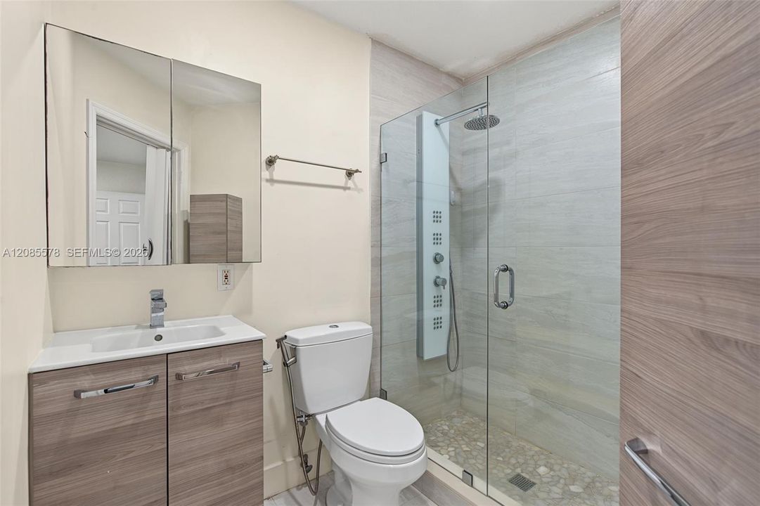 В аренду: $3,000 (3 спален, 2 ванн, 1420 Квадратных фут)