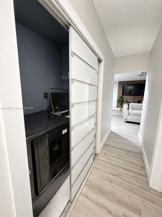 For Sale: $649,000 (3 beds, 1 baths, 1113 Square Feet)