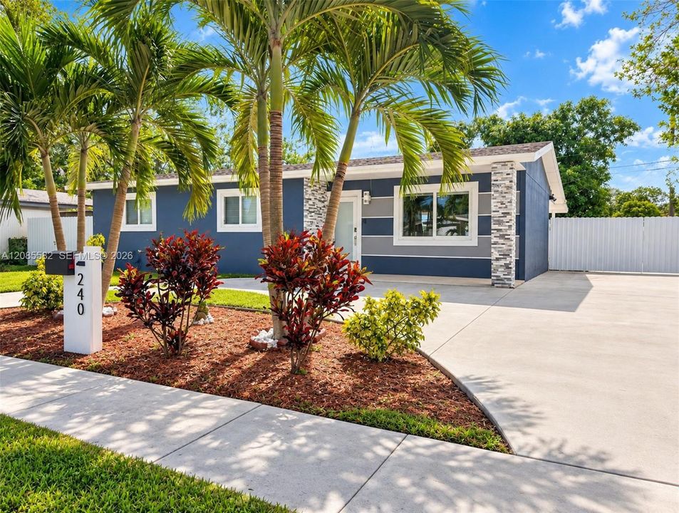 For Sale: $649,000 (3 beds, 1 baths, 1113 Square Feet)