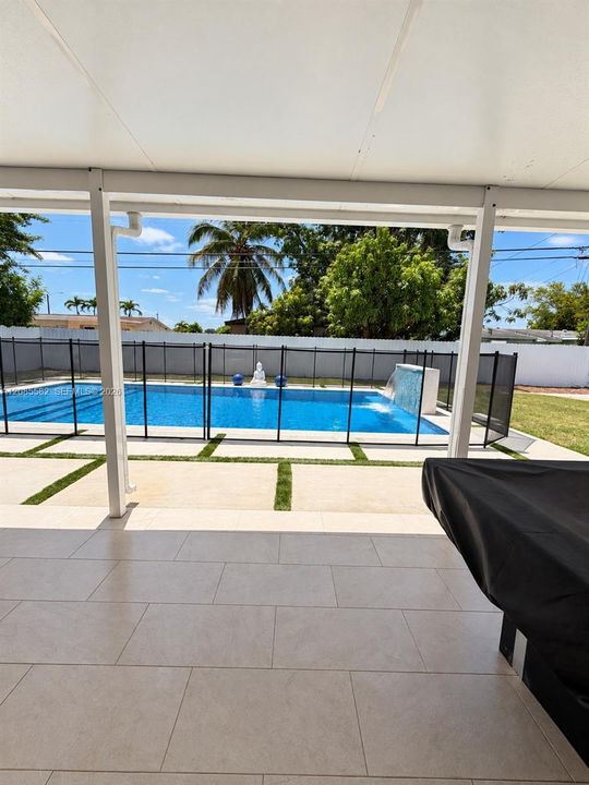For Sale: $649,000 (3 beds, 1 baths, 1113 Square Feet)
