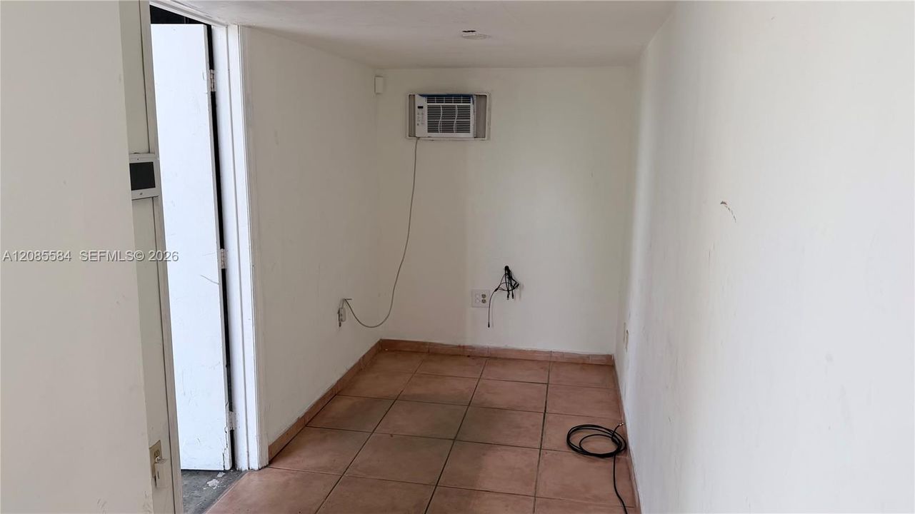 В аренду: $2,575 (0 спален, 0 ванн, 0 Квадратных фут)