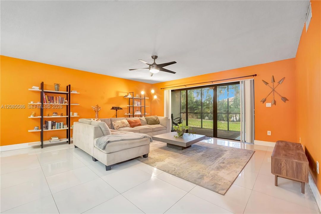 For Sale: $245,000 (3 beds, 2 baths, 1428 Square Feet)