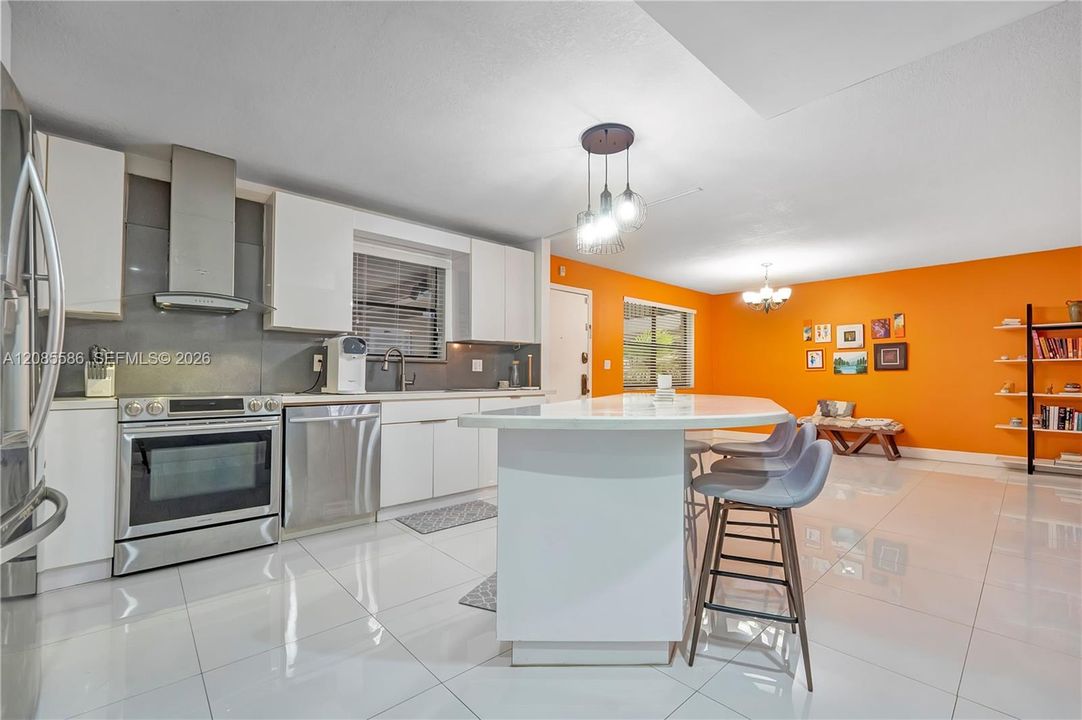 For Sale: $245,000 (3 beds, 2 baths, 1428 Square Feet)