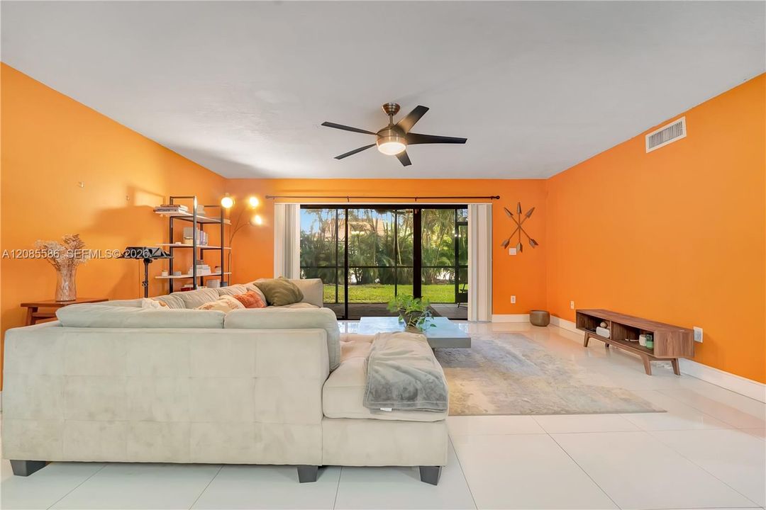 For Sale: $245,000 (3 beds, 2 baths, 1428 Square Feet)