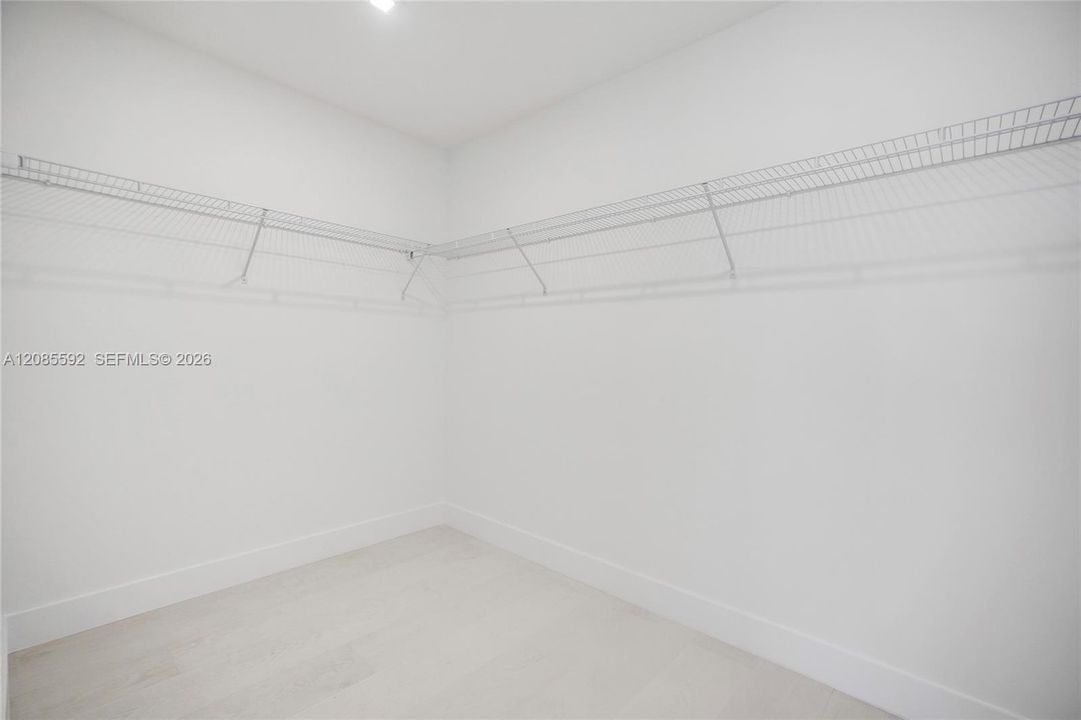For Rent: $6,500 (3 beds, 2 baths, 2040 Square Feet)