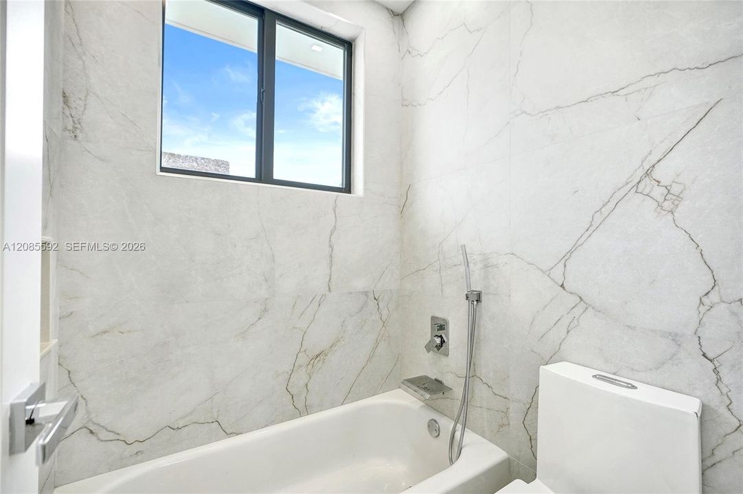 For Rent: $6,500 (3 beds, 2 baths, 2040 Square Feet)