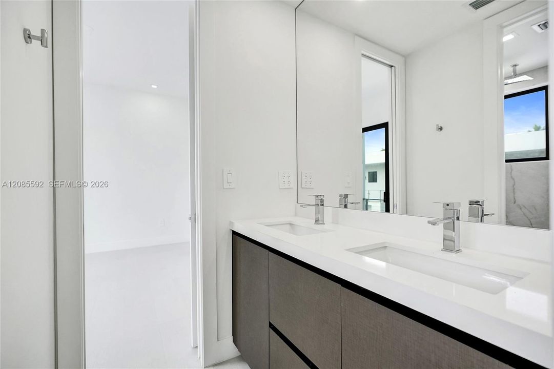 For Rent: $6,500 (3 beds, 2 baths, 2040 Square Feet)