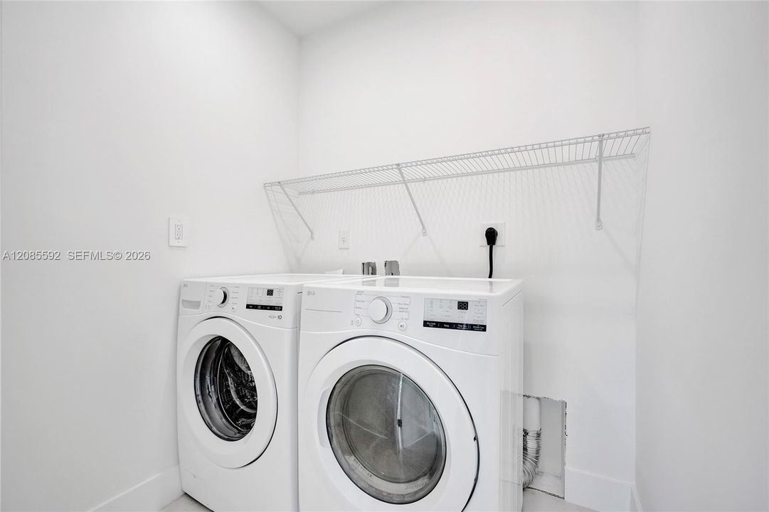 For Rent: $6,500 (3 beds, 2 baths, 2040 Square Feet)