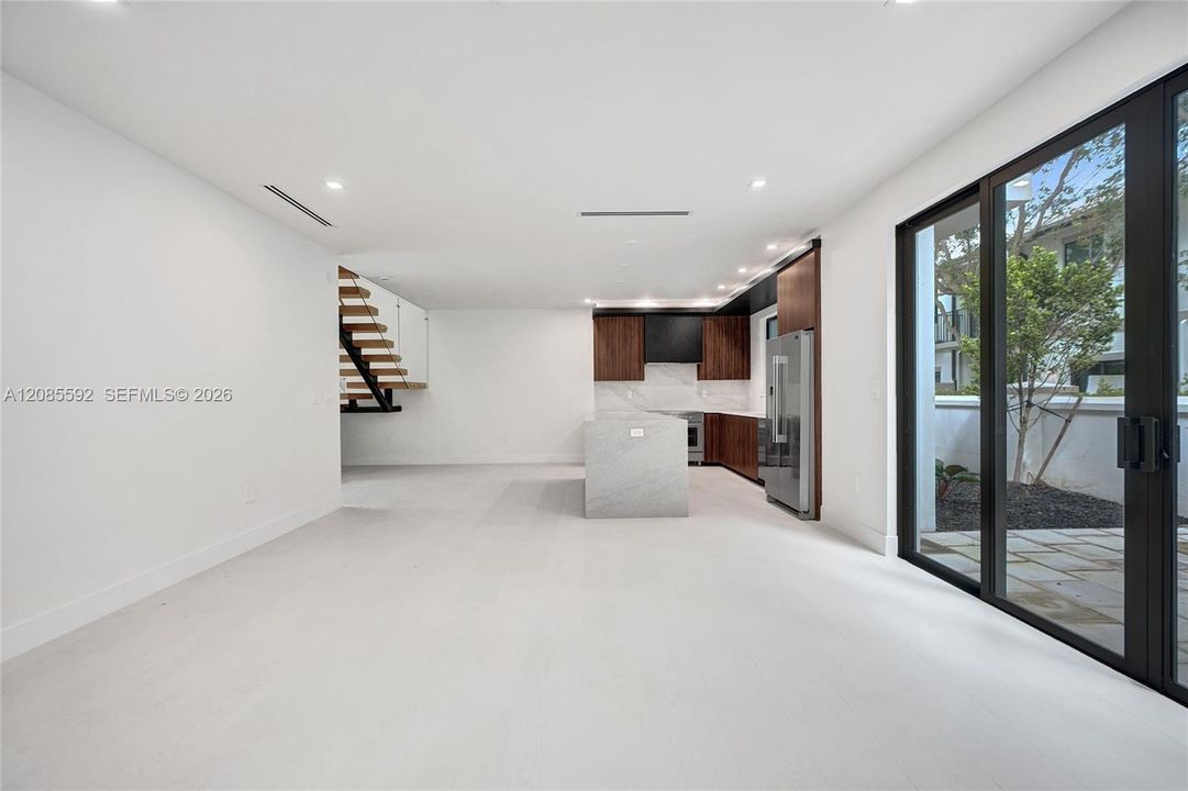 For Rent: $6,500 (3 beds, 2 baths, 2040 Square Feet)