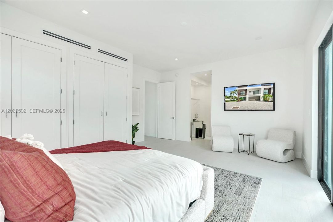 For Rent: $6,500 (3 beds, 2 baths, 2040 Square Feet)