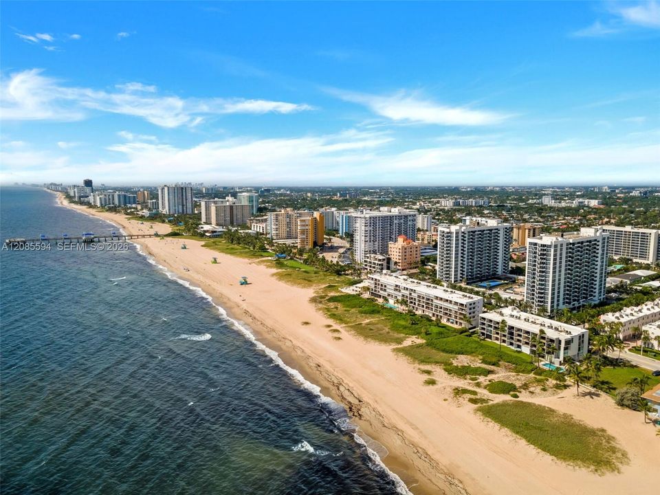На продажу: $439,900 (2 спален, 2 ванн, 1050 Квадратных фут)