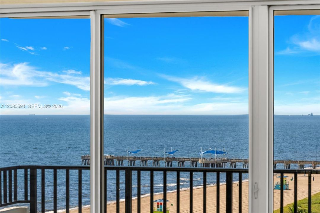 На продажу: $439,900 (2 спален, 2 ванн, 1050 Квадратных фут)