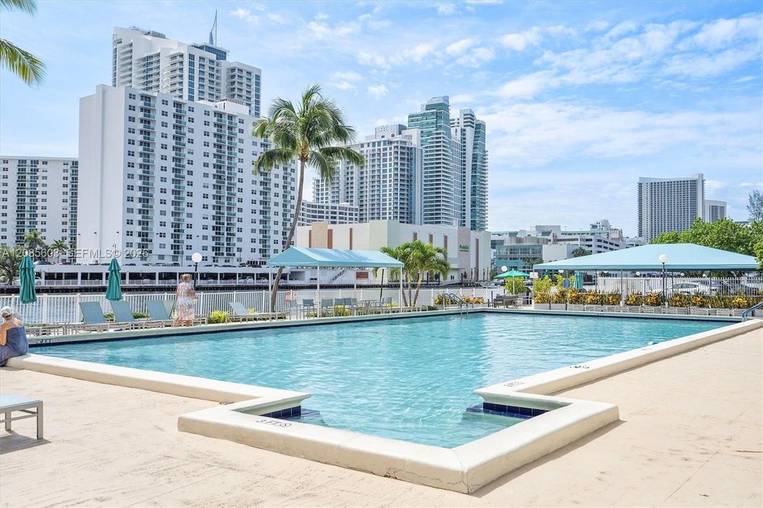 For Sale: $379,000 (2 beds, 2 baths, 1430 Square Feet)