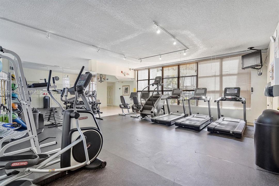 For Sale: $379,000 (2 beds, 2 baths, 1430 Square Feet)