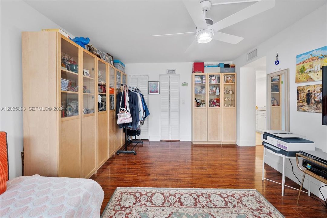 For Sale: $379,000 (2 beds, 2 baths, 1430 Square Feet)