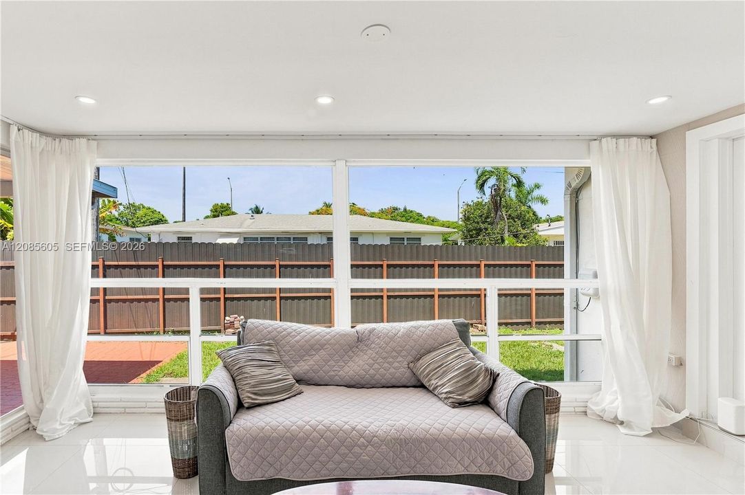 For Sale: $749,900 (3 beds, 2 baths, 1688 Square Feet)
