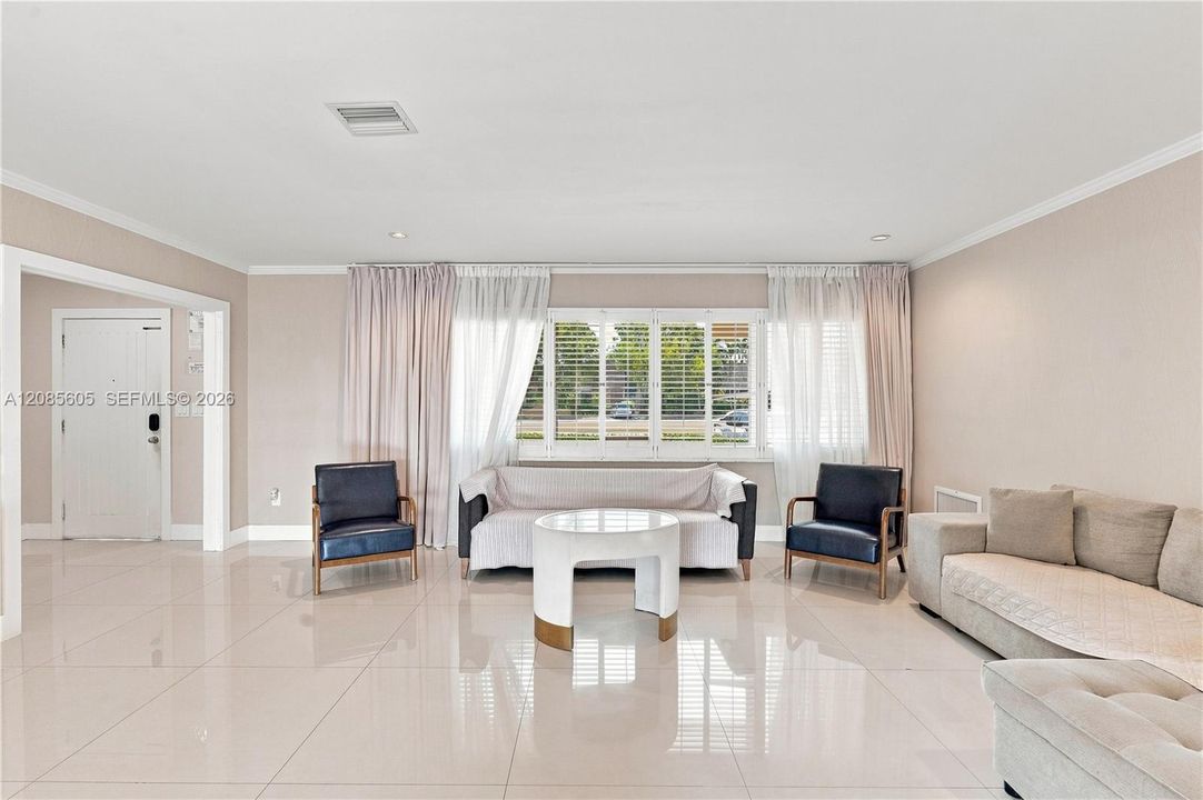 For Sale: $749,900 (3 beds, 2 baths, 1688 Square Feet)