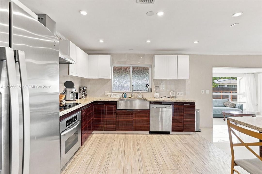 For Sale: $749,900 (3 beds, 2 baths, 1688 Square Feet)