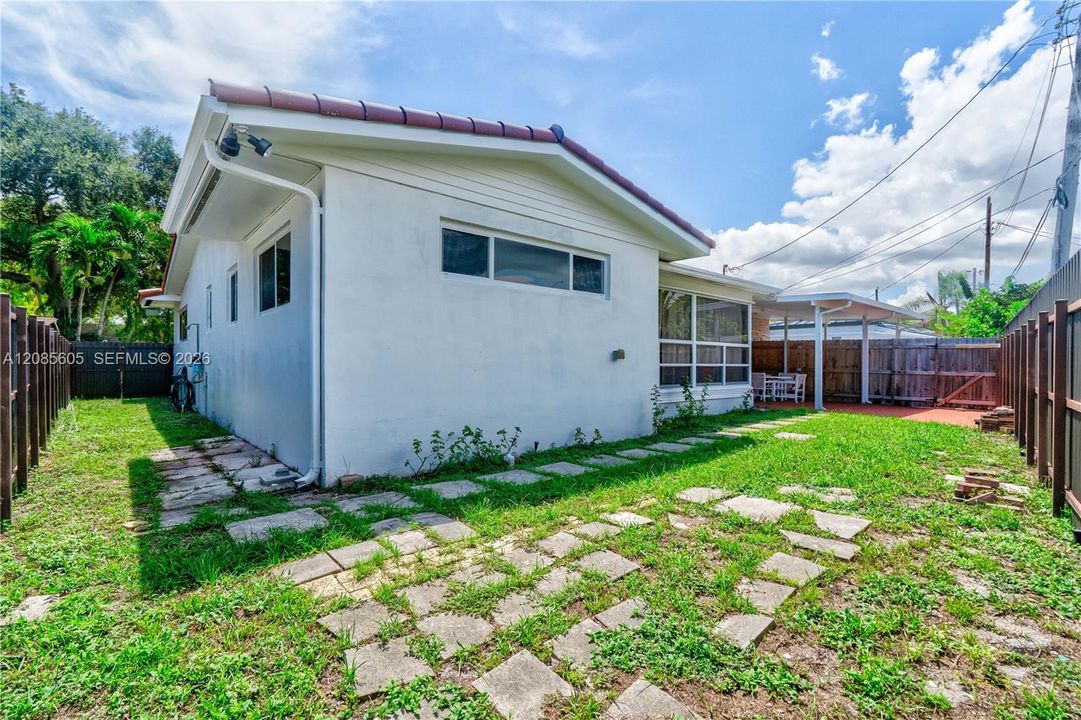For Sale: $749,900 (3 beds, 2 baths, 1688 Square Feet)