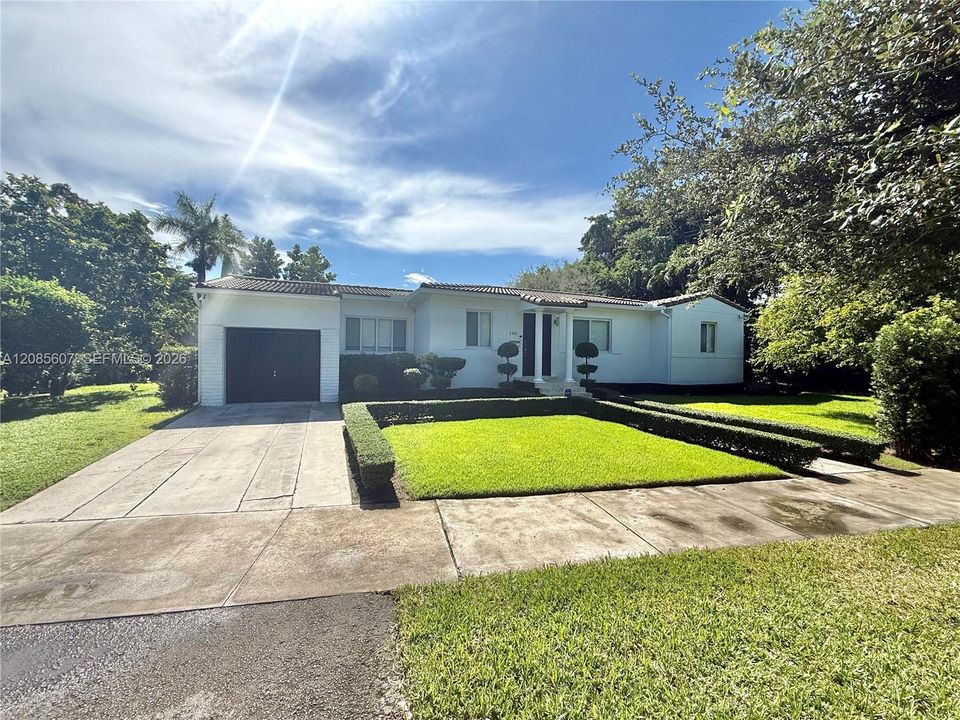 For Rent: $7,500 (2 beds, 3 baths, 1384 Square Feet)