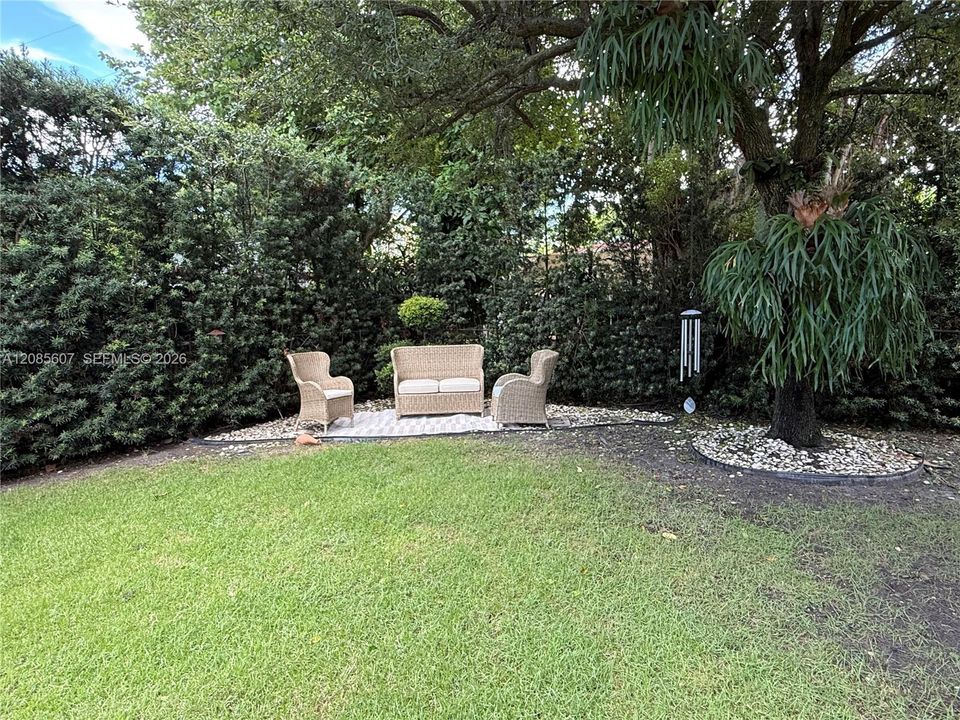 For Rent: $7,500 (2 beds, 3 baths, 1384 Square Feet)