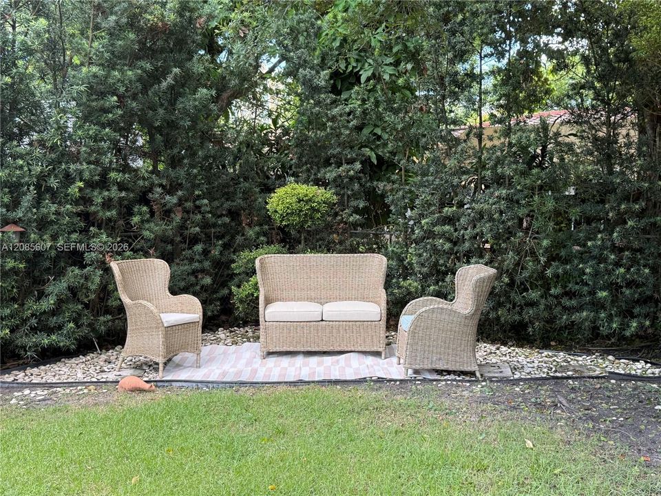 For Rent: $7,500 (2 beds, 3 baths, 1384 Square Feet)