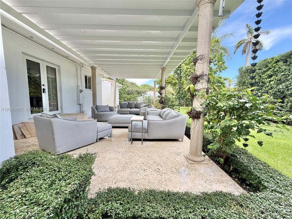 For Rent: $7,500 (2 beds, 3 baths, 1384 Square Feet)