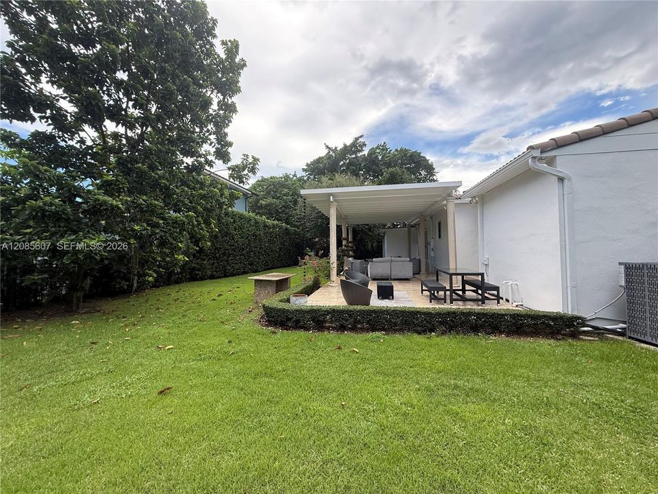 For Rent: $7,500 (2 beds, 3 baths, 1384 Square Feet)