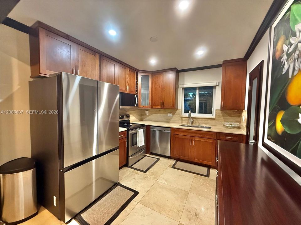 For Rent: $7,500 (2 beds, 3 baths, 1384 Square Feet)
