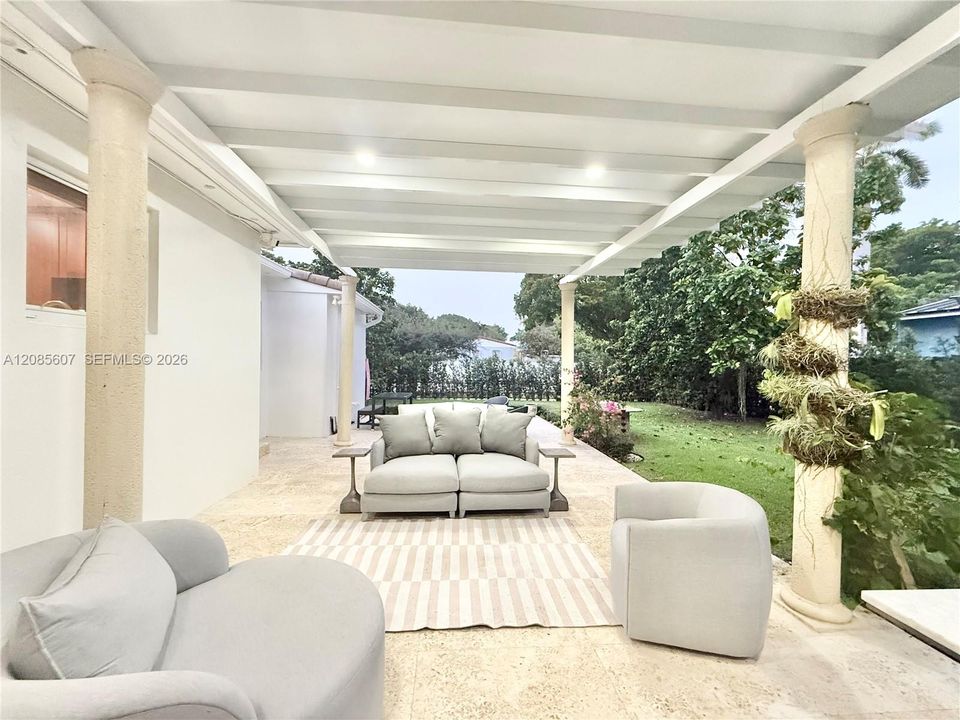 For Rent: $7,500 (2 beds, 3 baths, 1384 Square Feet)