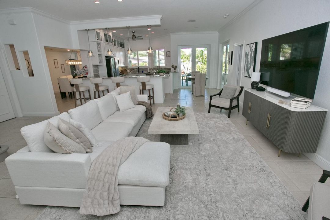 010-115-Living Room-1500x1000
