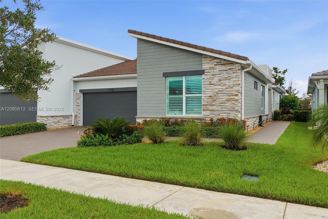 For Sale: $419,900 (3 beds, 2 baths, 1878 Square Feet)