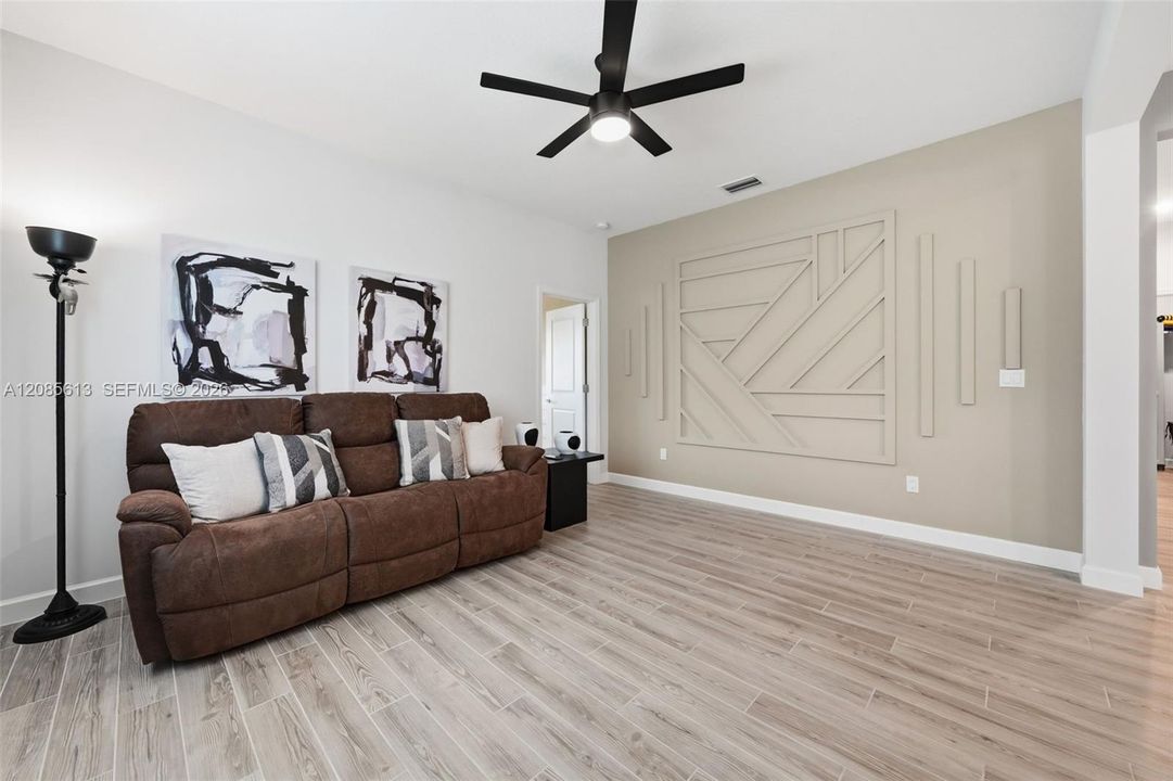 For Sale: $419,900 (3 beds, 2 baths, 1878 Square Feet)