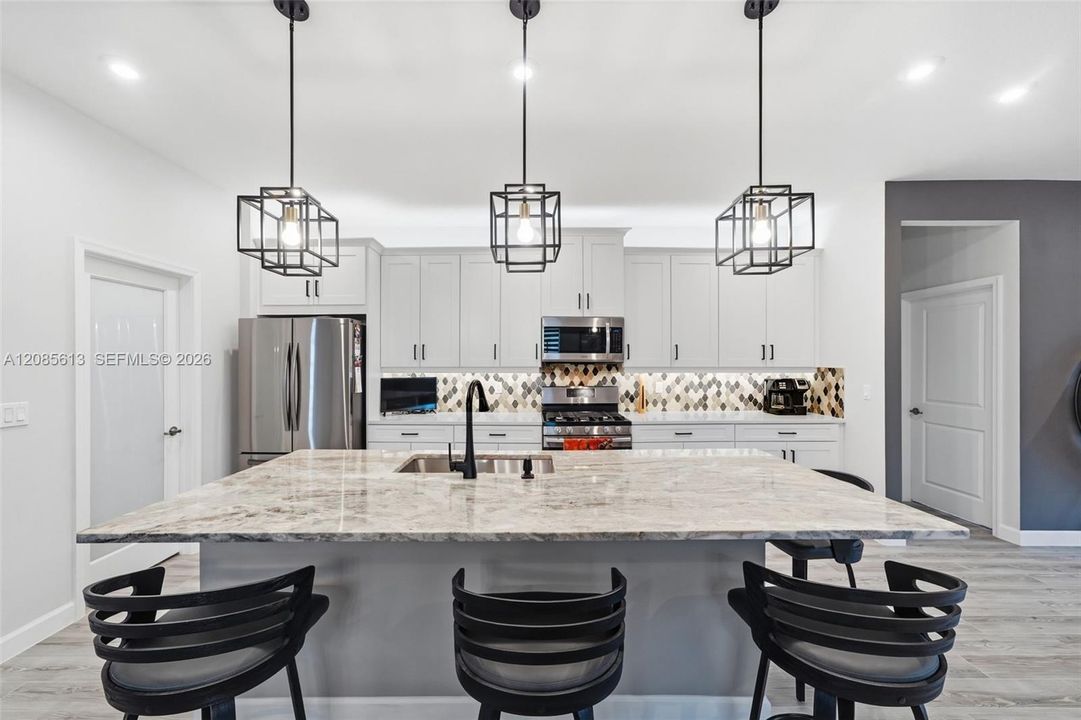 For Sale: $419,900 (3 beds, 2 baths, 1878 Square Feet)