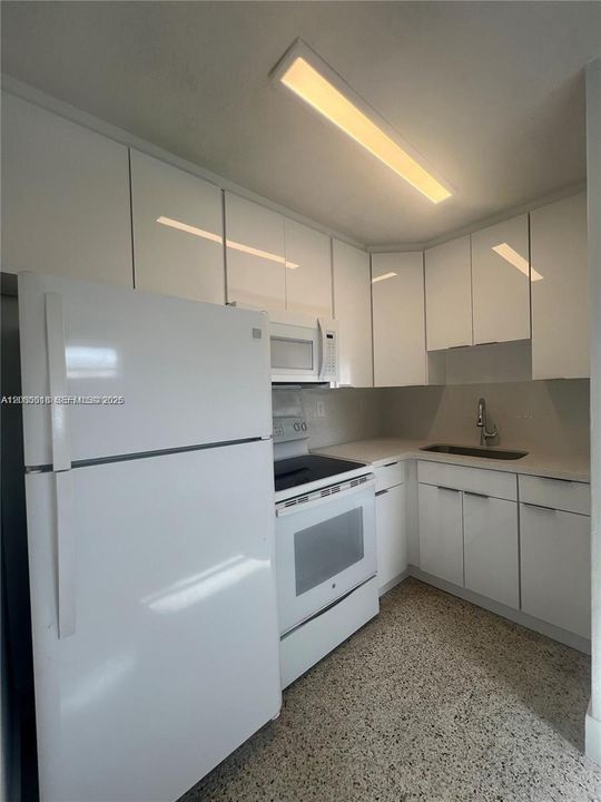 For Rent: $2,150 (2 beds, 1 baths, 4762 Square Feet)