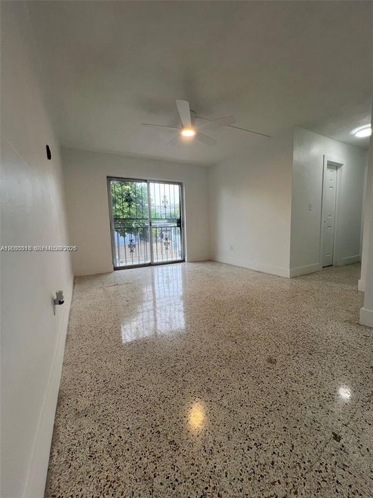 For Rent: $2,150 (2 beds, 1 baths, 4762 Square Feet)