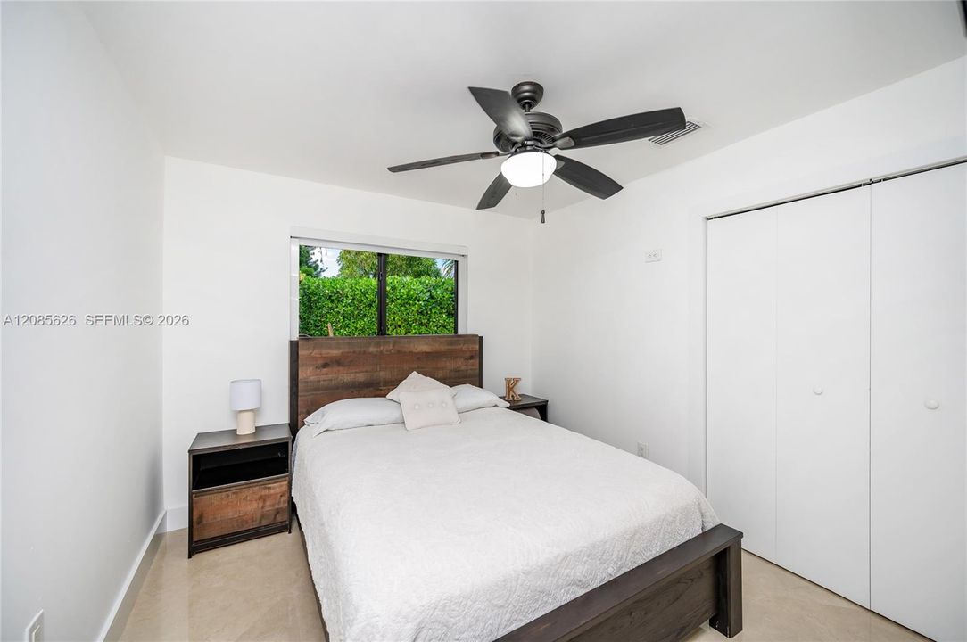 En Venta: $775,000 (4 camas, 2 baños, 1291 Pies cuadrados)