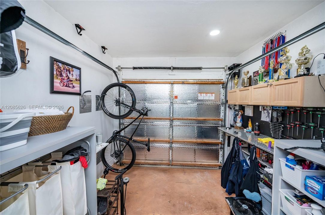 En Venta: $775,000 (4 camas, 2 baños, 1291 Pies cuadrados)