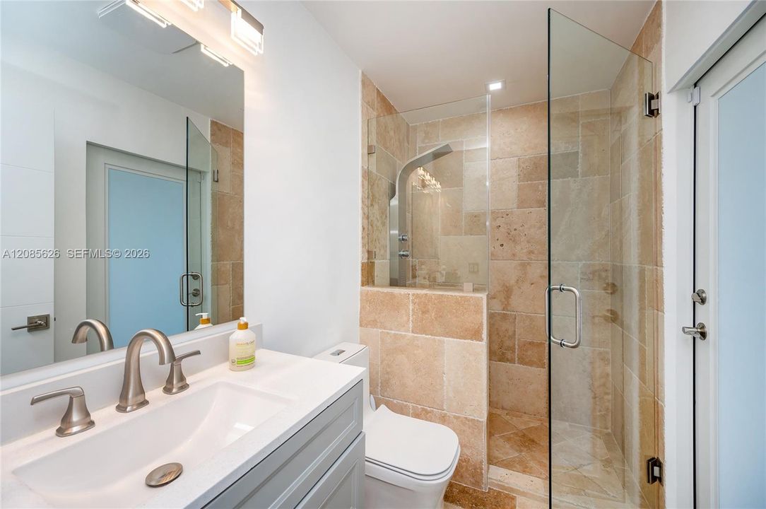 En Venta: $775,000 (4 camas, 2 baños, 1291 Pies cuadrados)