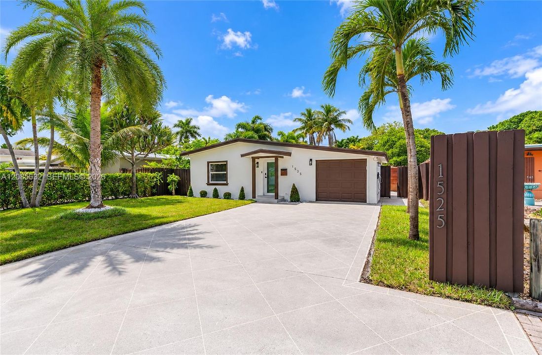 For Sale: $917,000 (3 beds, 2 baths, 1426 Square Feet)
