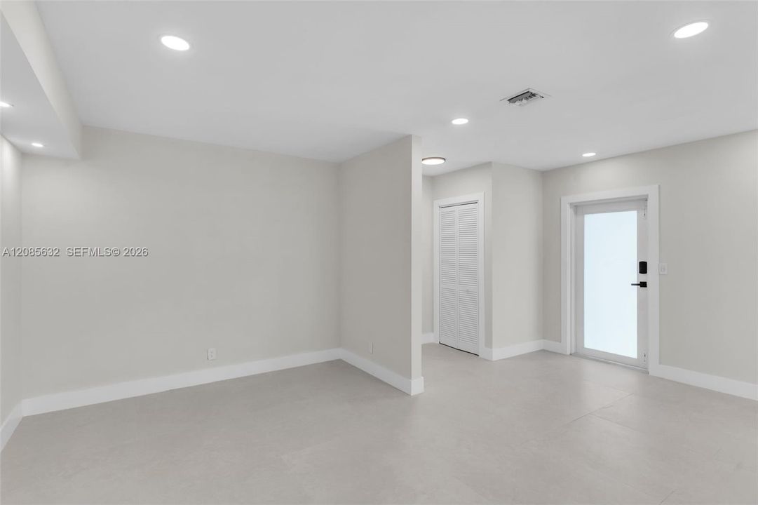 For Sale: $917,000 (3 beds, 2 baths, 1426 Square Feet)