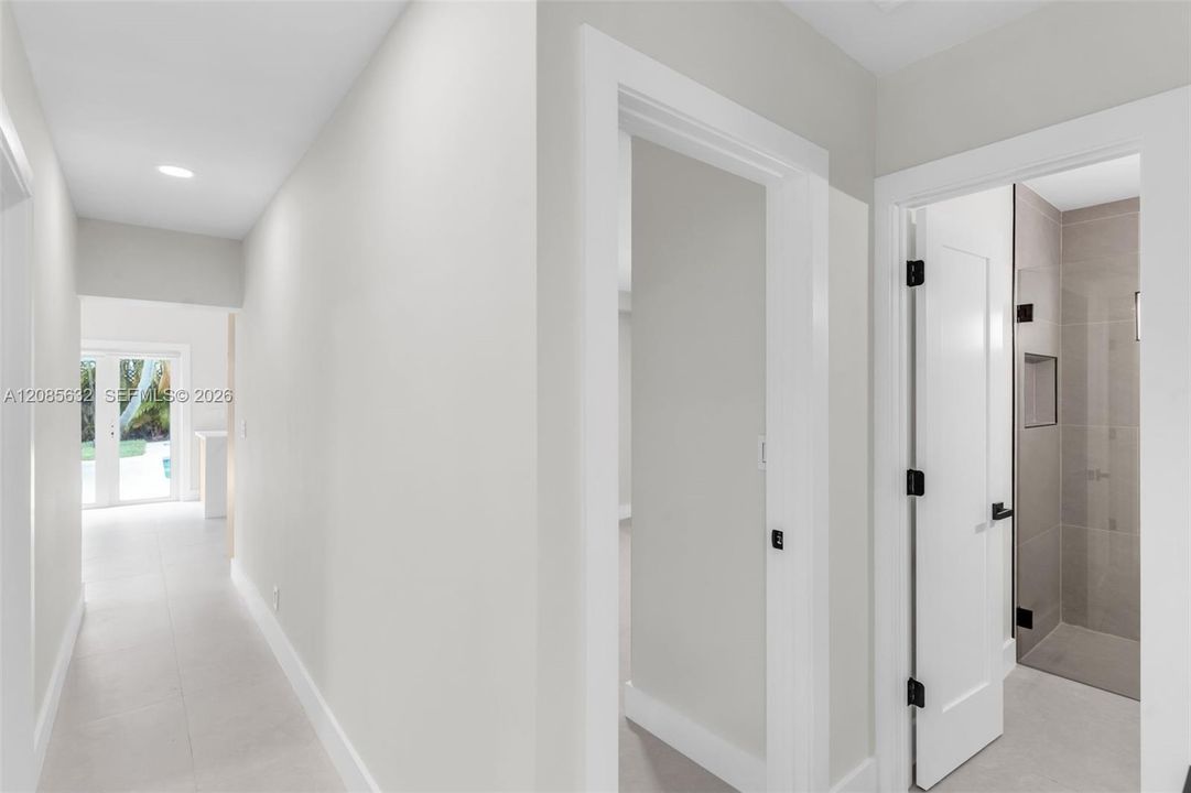 For Sale: $917,000 (3 beds, 2 baths, 1426 Square Feet)