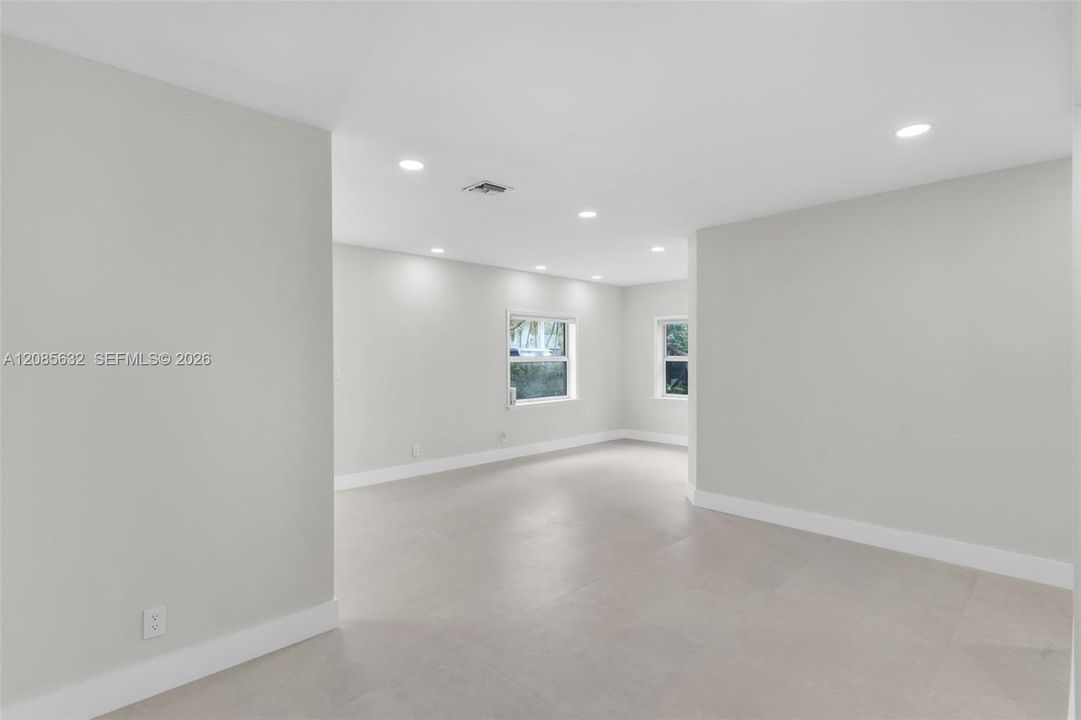 For Sale: $917,000 (3 beds, 2 baths, 1426 Square Feet)