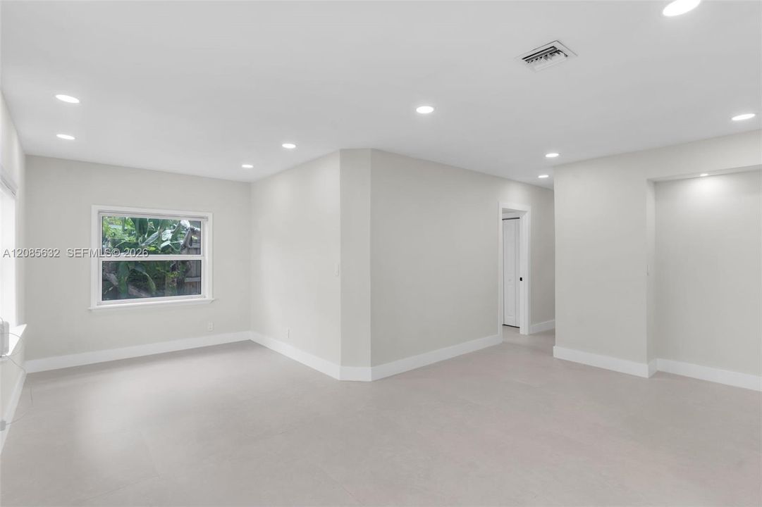For Sale: $917,000 (3 beds, 2 baths, 1426 Square Feet)