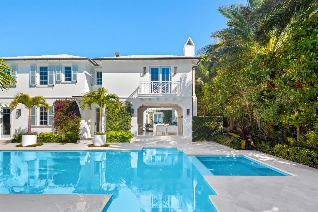 Main House to Pool