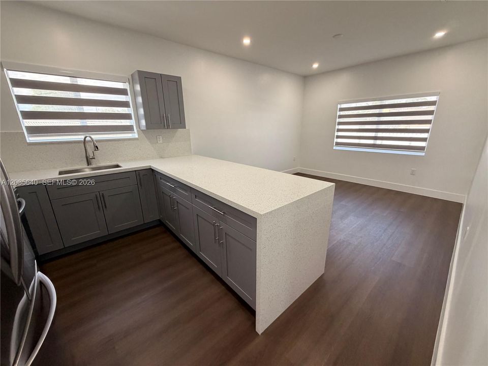 For Rent: $3,200 (4 beds, 2 baths, 2950 Square Feet)