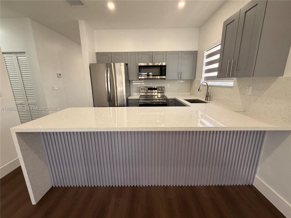 For Rent: $3,200 (4 beds, 2 baths, 2950 Square Feet)