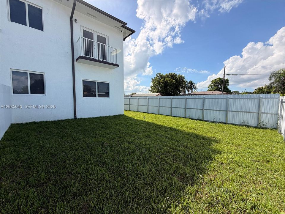 For Rent: $3,200 (4 beds, 2 baths, 2950 Square Feet)